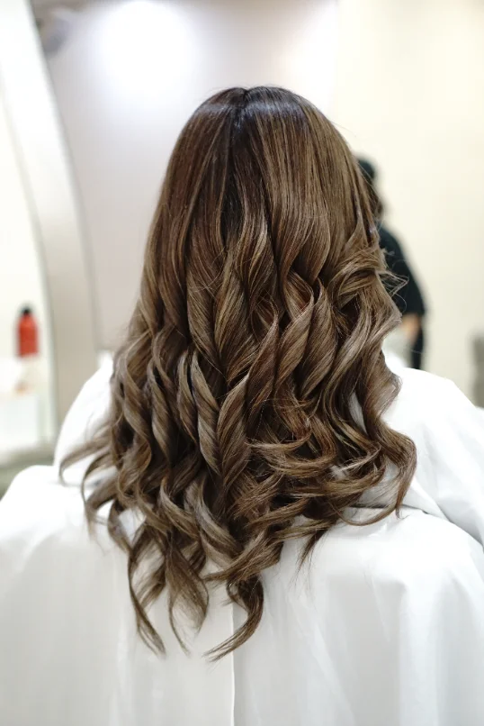 Bleach / Highlight / Balayage photo 2/10