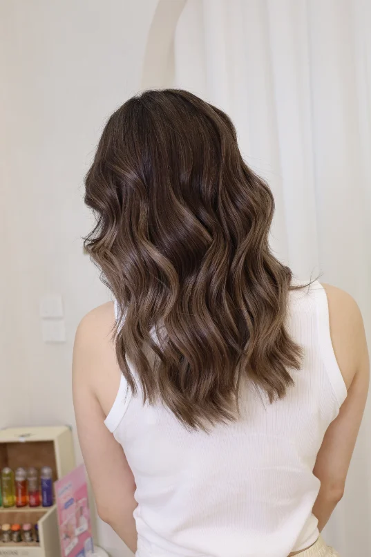 Bleach / Highlight / Balayage photo 3/10